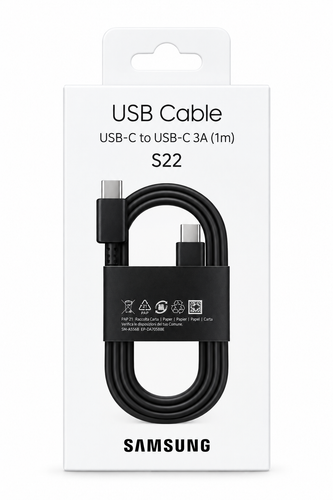 کابل مشکی USB-C به USB-C برند Samsung مدل S22 با طول ۱ متر و جریان 3 آمپر، با بسته بندی سفید رنگ مناسب شارژ سریع و انتقال اطلاعات است. بسته بندی شامل نام برند پایین صفحه ، کابل و نماد ها در وسط تصویر و مشخصات بالای تصویر